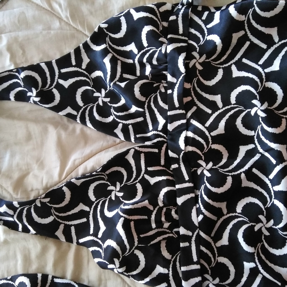 Black and White Design Halter Top. - Picture 3 of 5